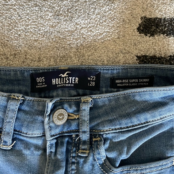 High Rise Hollister Jeans - Picture 3 of 5